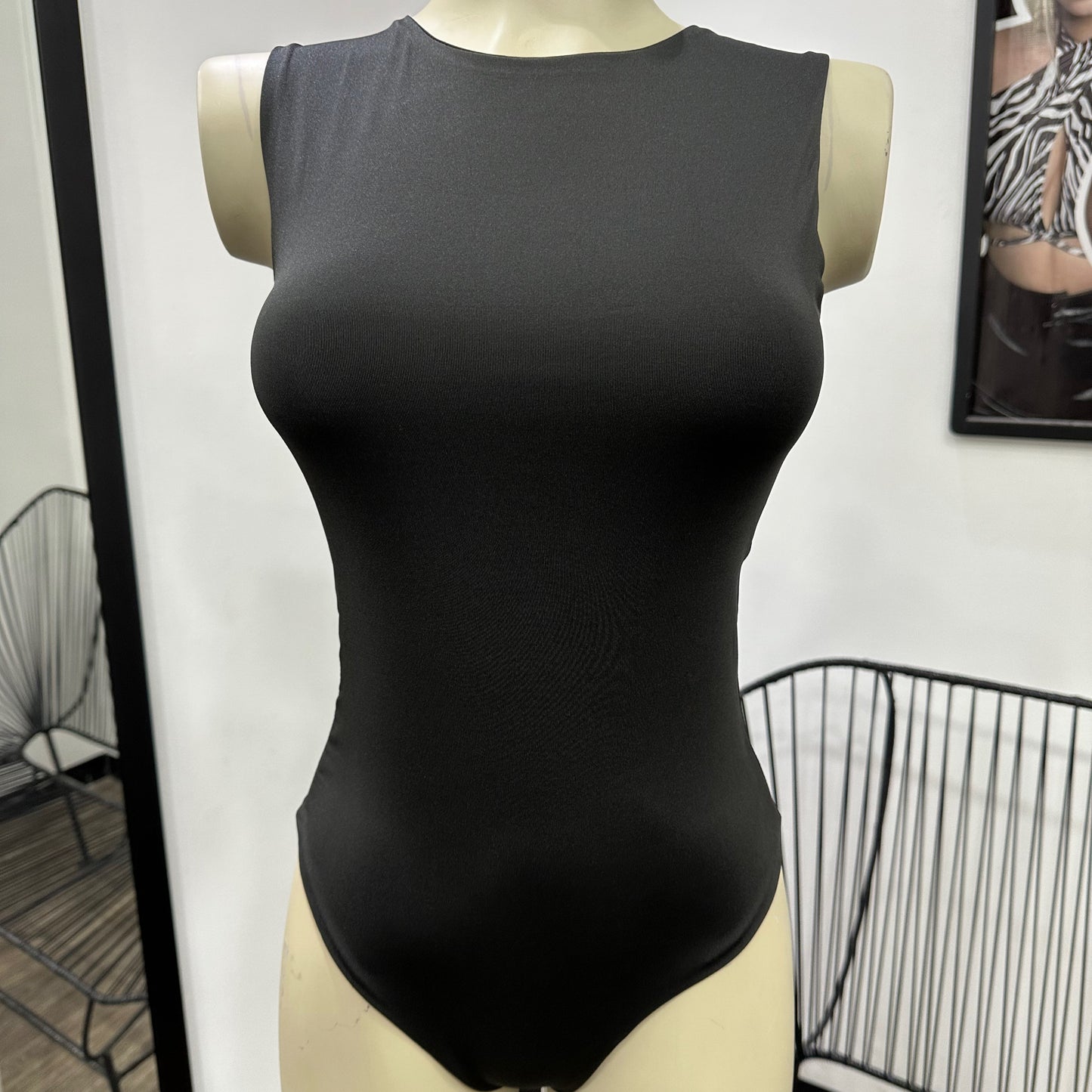 BODY HALTER