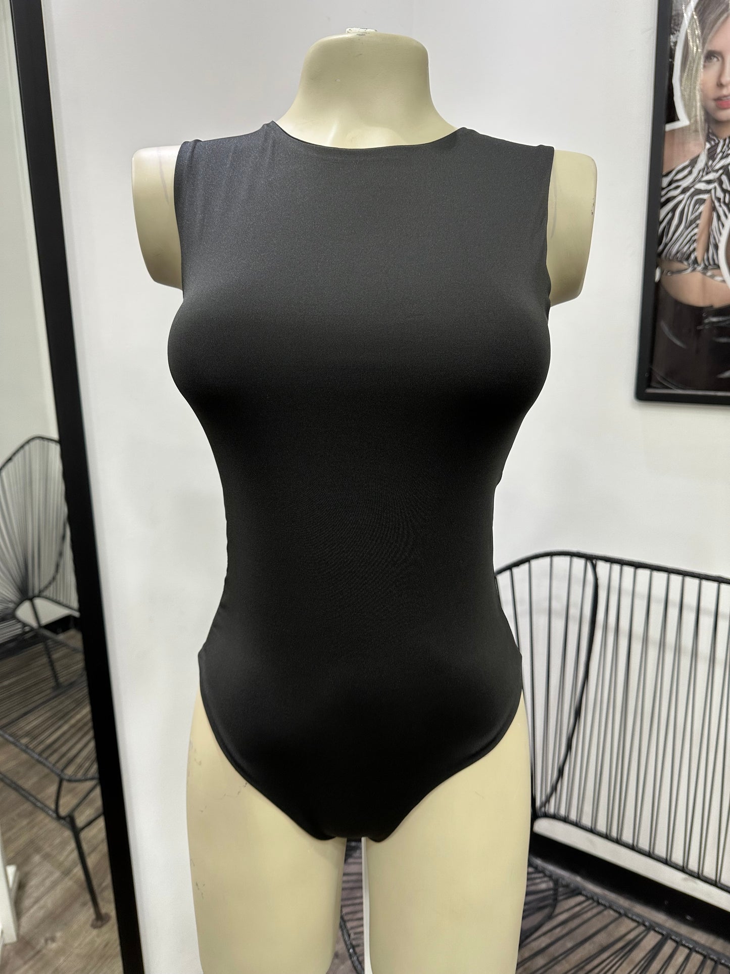 BODY HALTER