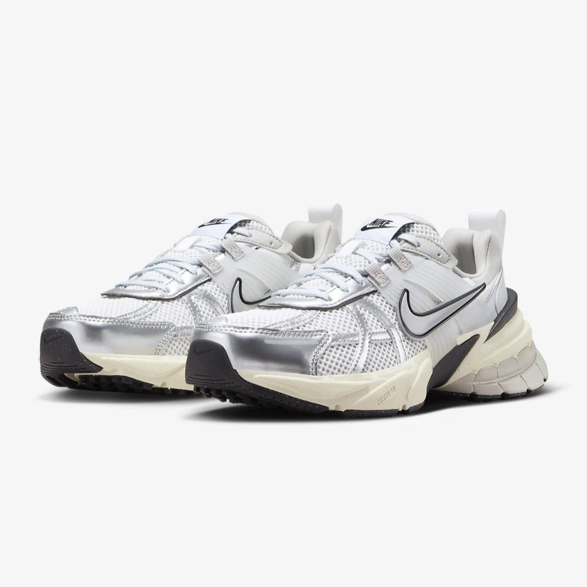 NIKE V2K RUN METALLIC SILVER RUNTEKK